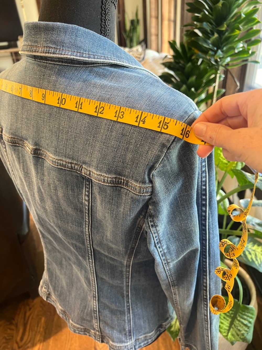 White House Black Market Distressed Blue Denim slightly fitted Jacket - Picture 7 of 8